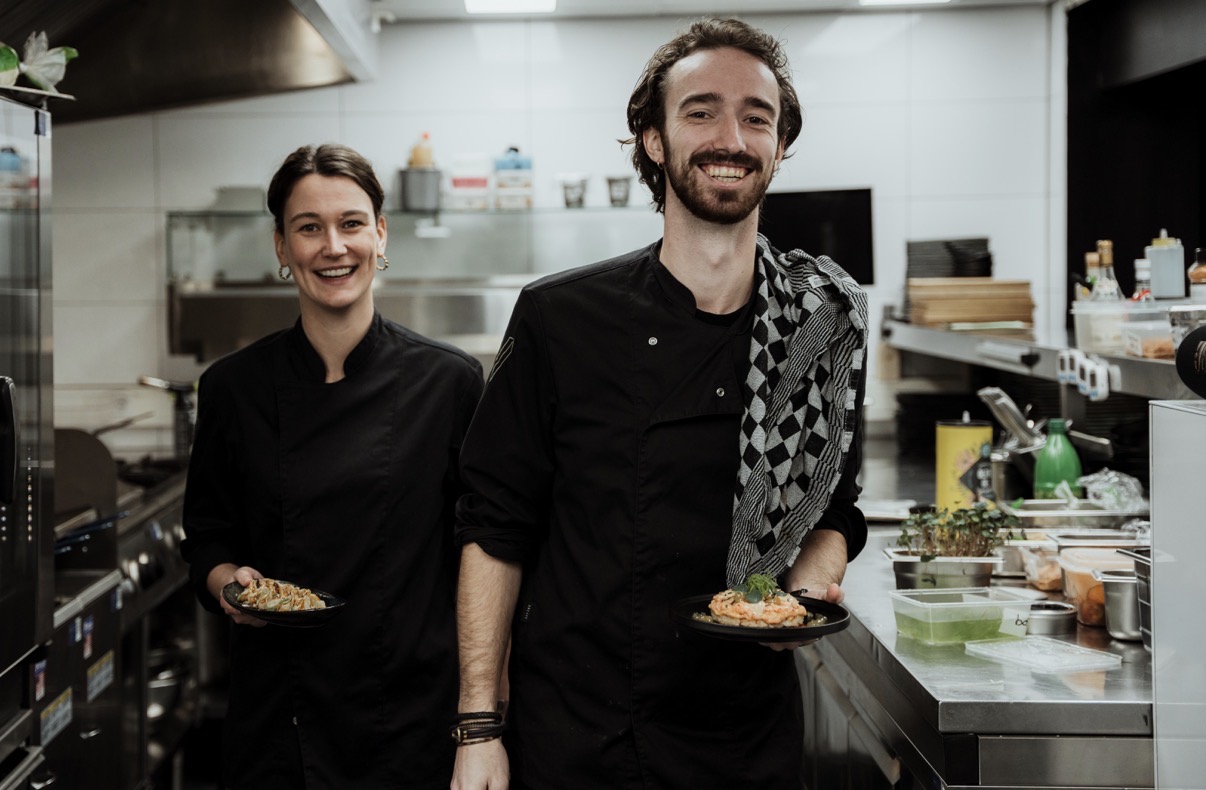 Mees en Nicole in de keuken van Veemarktplein